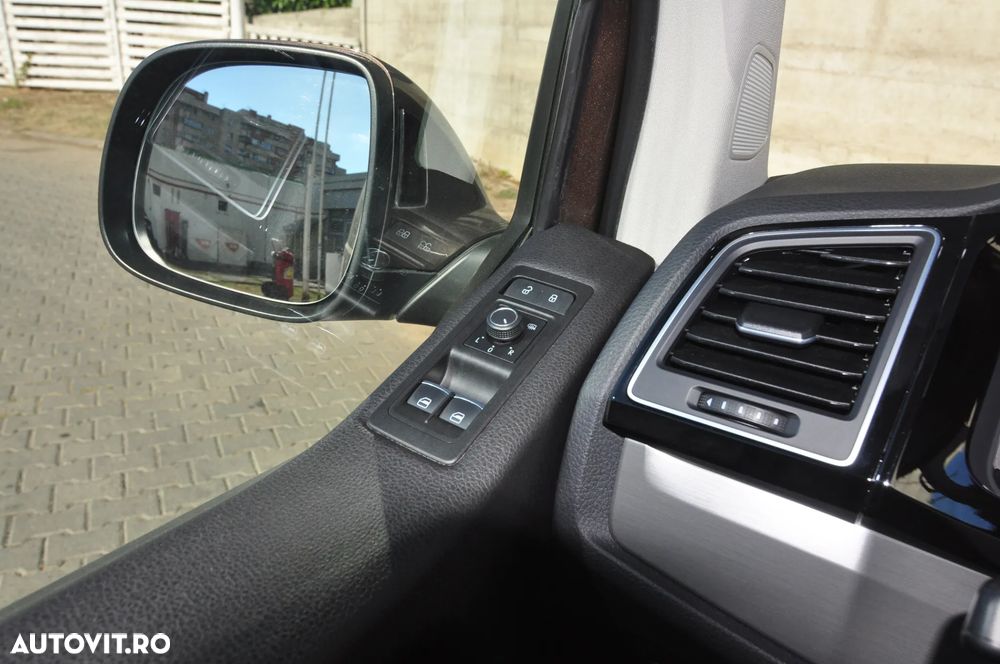 Volkswagen Multivan - 20