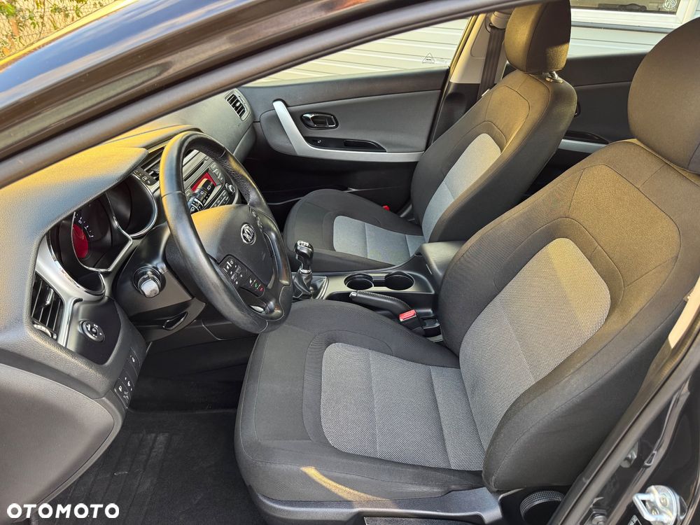 Kia Ceed 1.4 CVVT Dream-Team Edition - 28