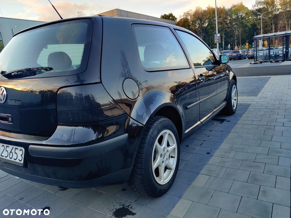 Volkswagen Golf - 10