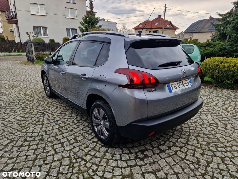 Peugeot 2008 1.2 Pure Tech Style - 19