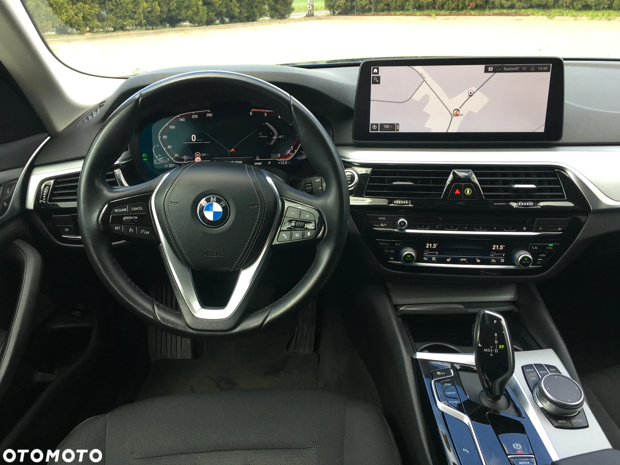 BMW Seria 5 520d xDrive Touring - 9