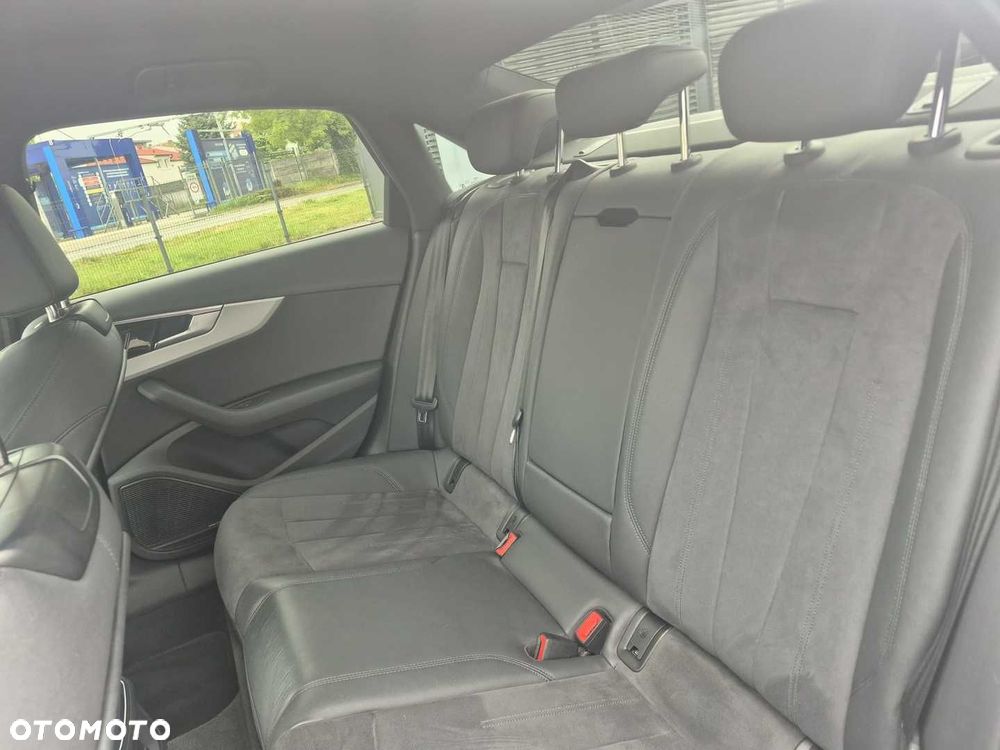 Audi A4 Limousine - 27