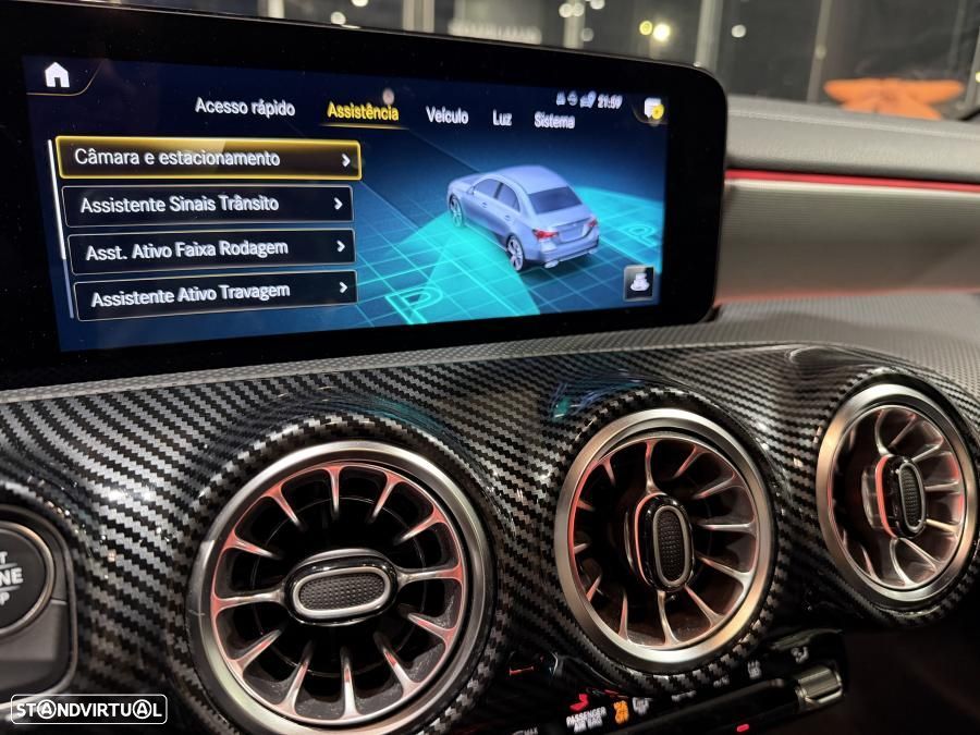 Mercedes-Benz A 250 Limousine e AMG Line - 20
