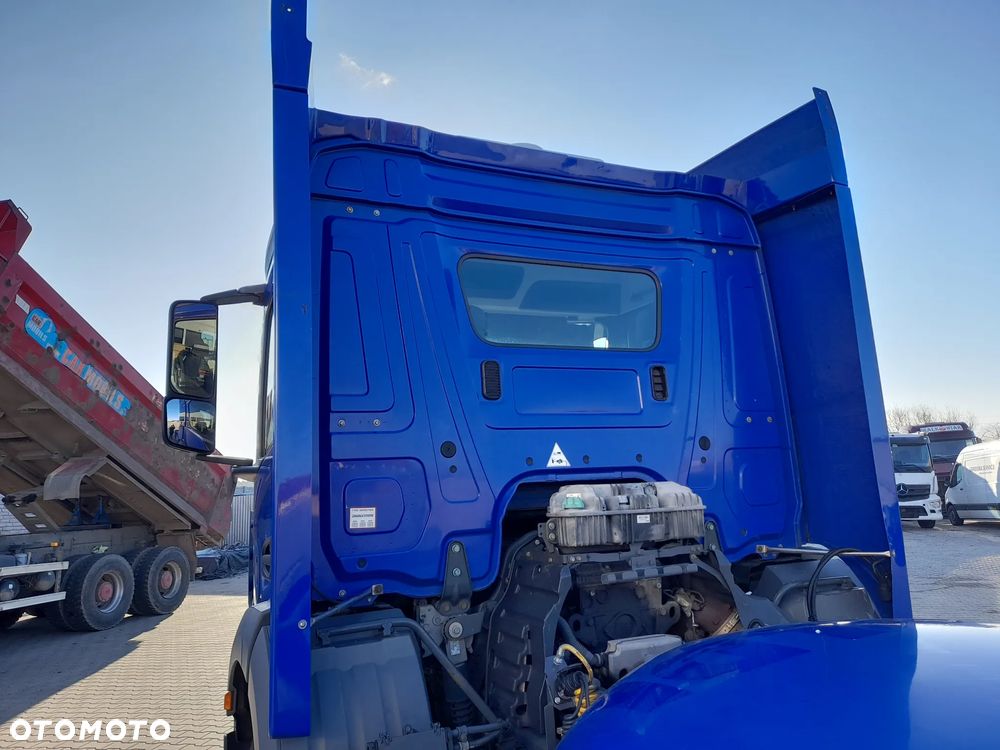 Kabina Mercedes Arocs Actros MP4 ClassicSpace S - 11
