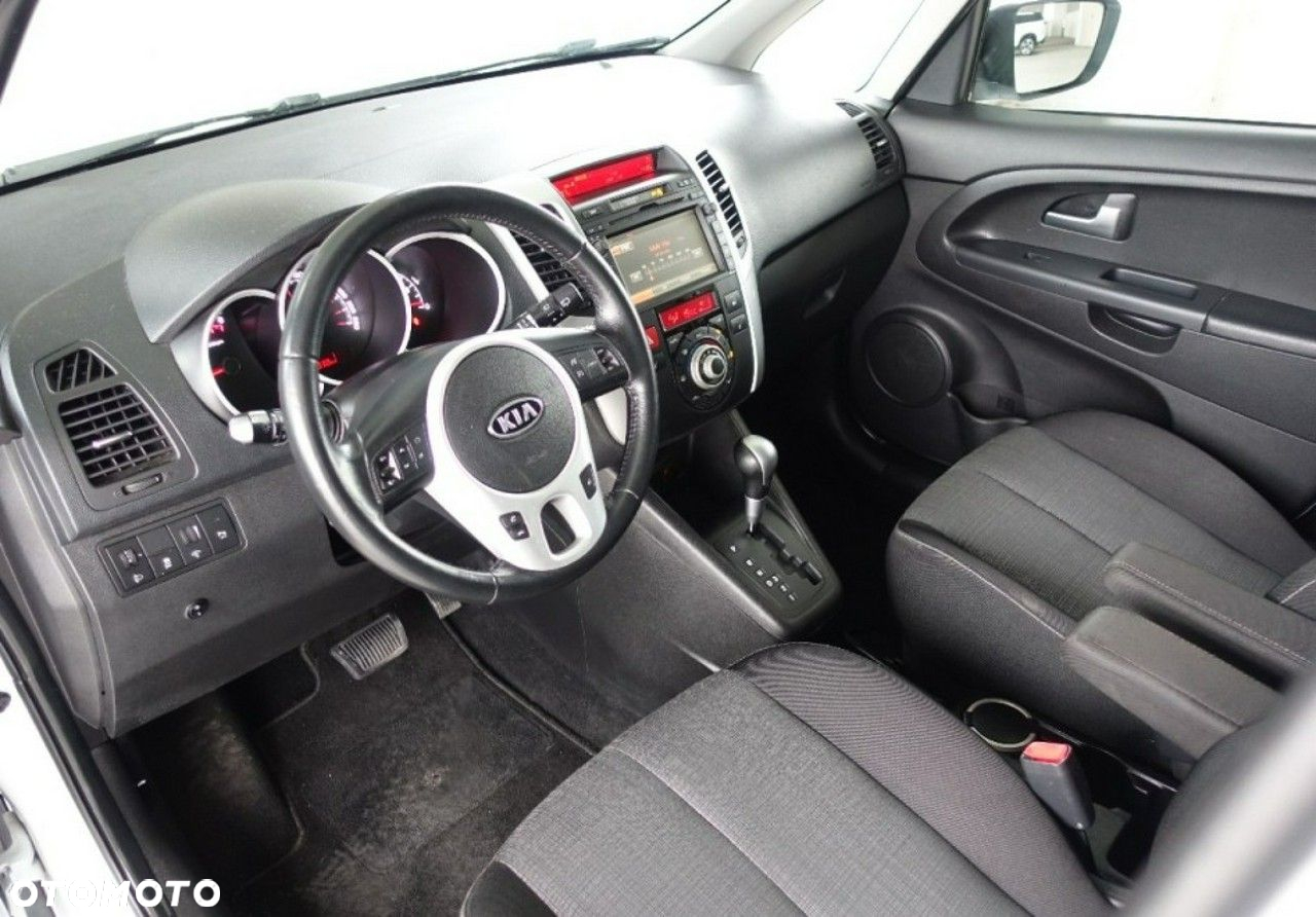 Kia Venga - 11
