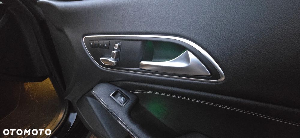 Mercedes-Benz CLA 250 4Matic 7G-DCT SCORE - 23