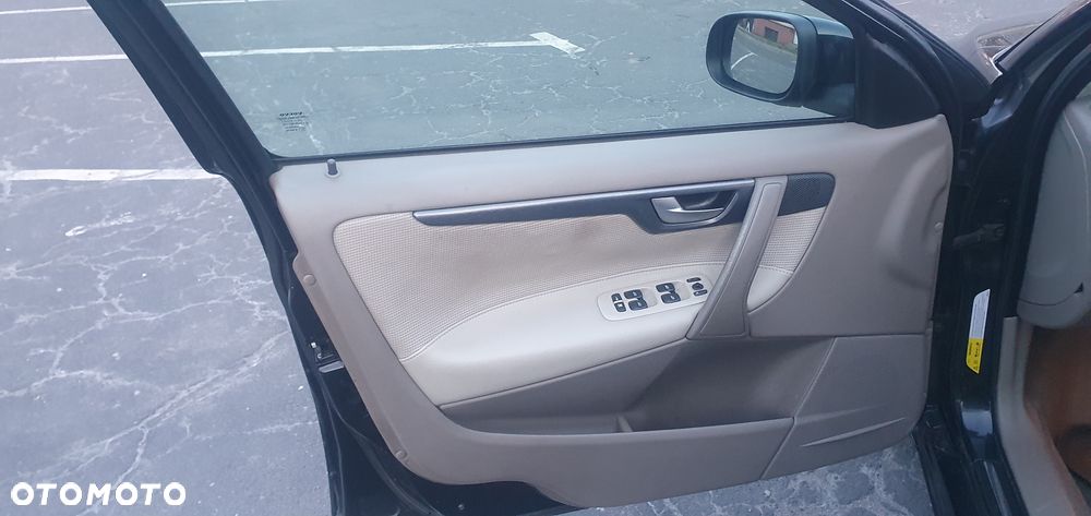 Volvo S60 2.4D5 Momentum - 10