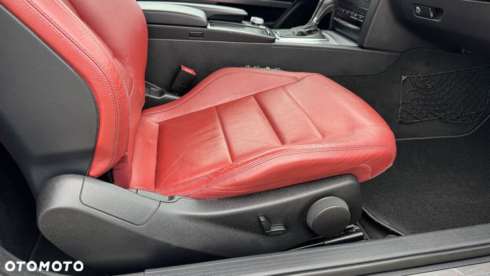 Mercedes-Benz Klasa E 250 CGI BlueEFFICIENCY Automatik Avantgarde - 33