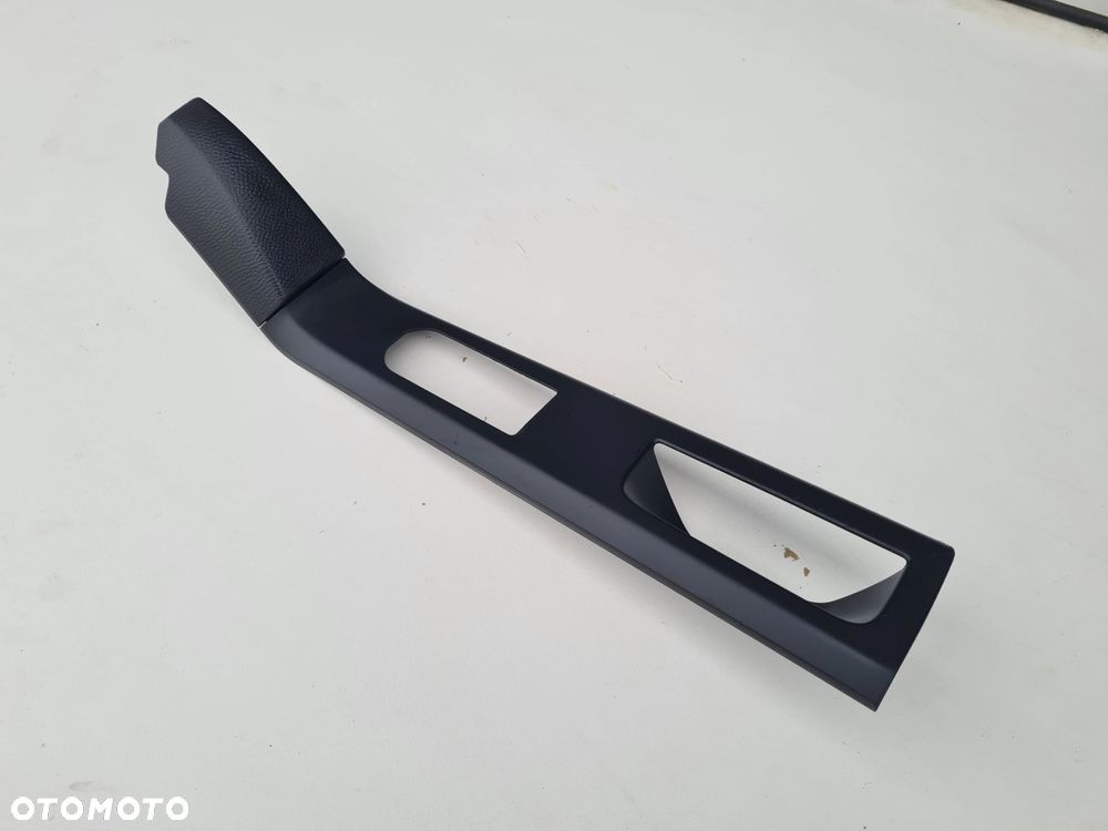 VW T5 MULTIVAN tapicerka osłona boczka lewy przód 7H5868087 - 1