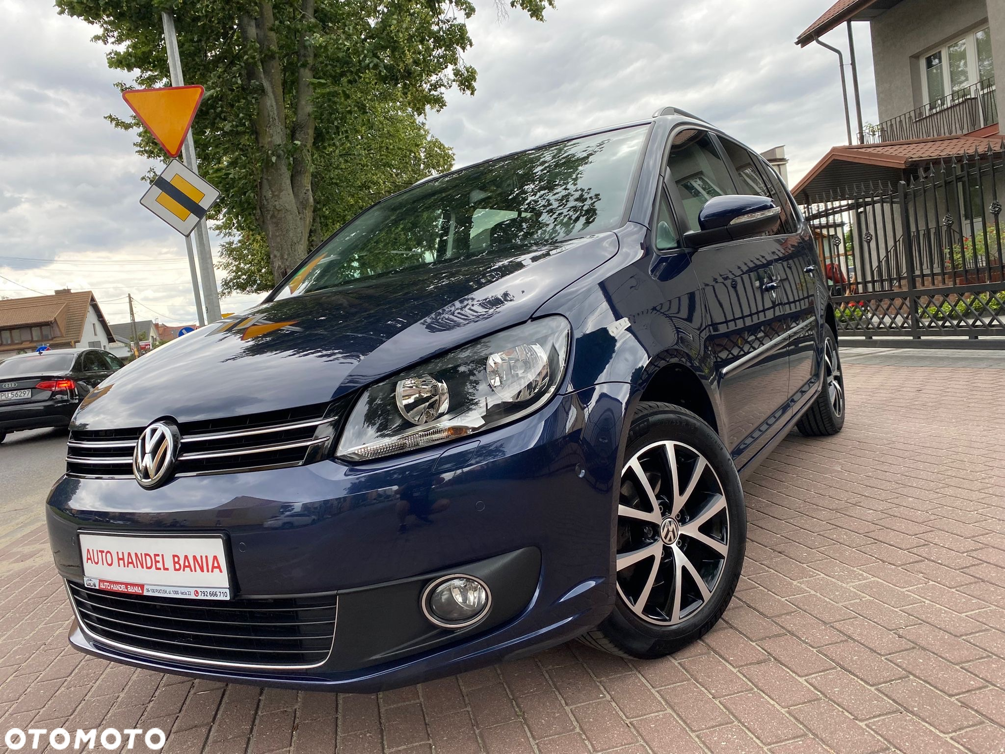 Volkswagen Touran 1.6 TDI DPF Comfortline DSG - 2