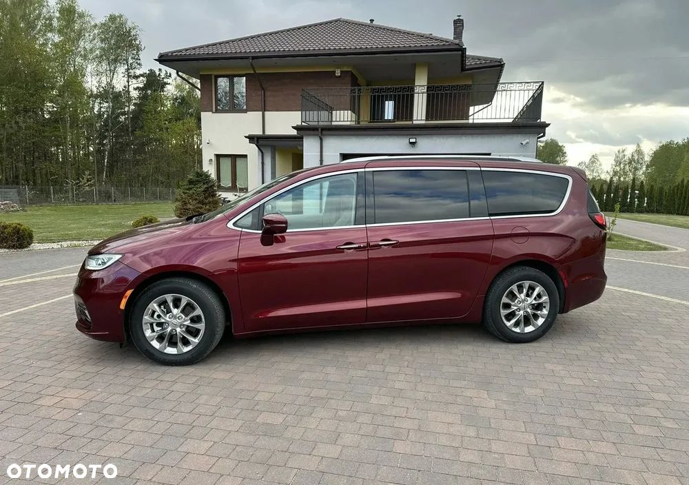 Chrysler Pacifica - 3
