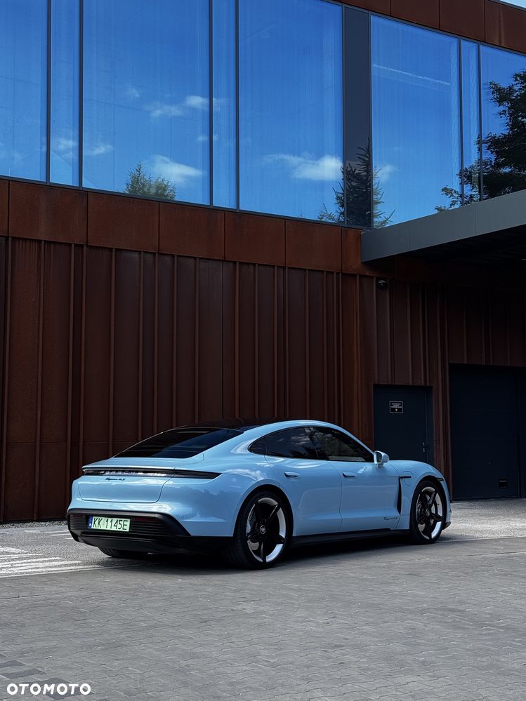 Porsche Taycan - 15
