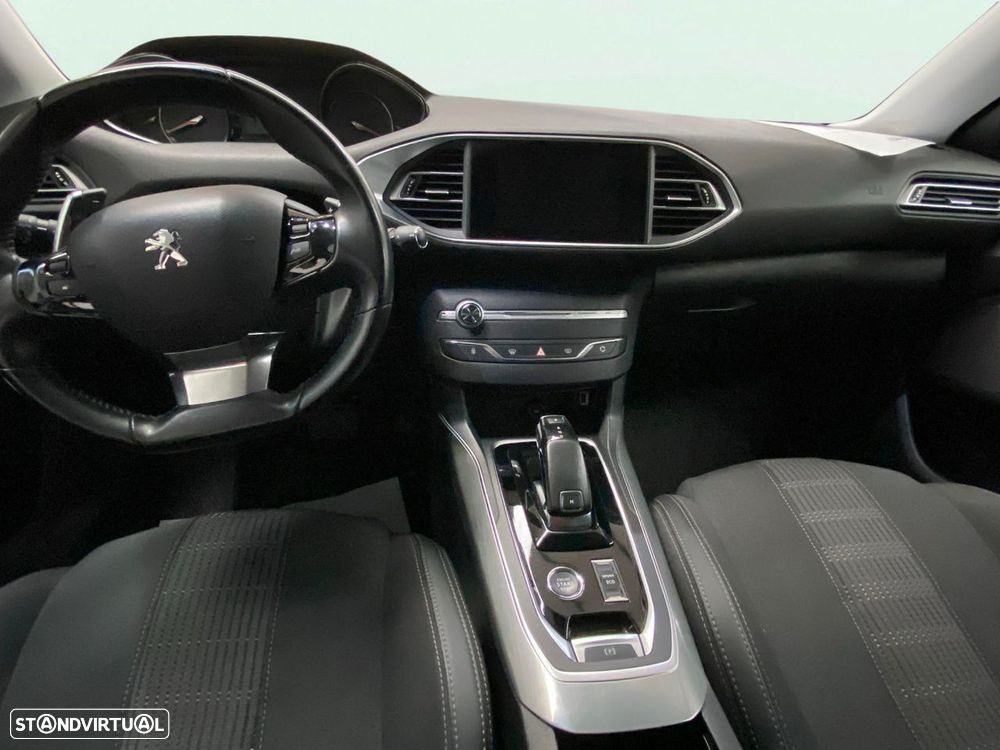 Peugeot 308 1.2 PureTech Allure EAT8 - 16