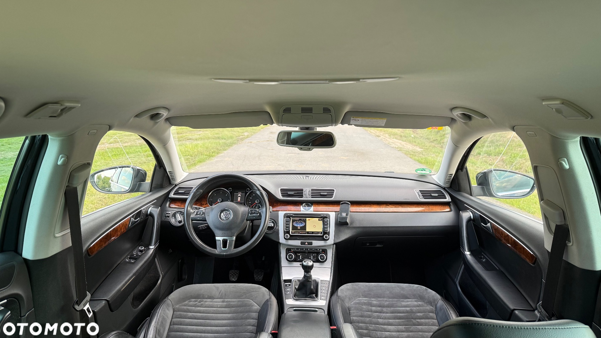 Volkswagen Passat 2.0 TDI DPF Highline - 16