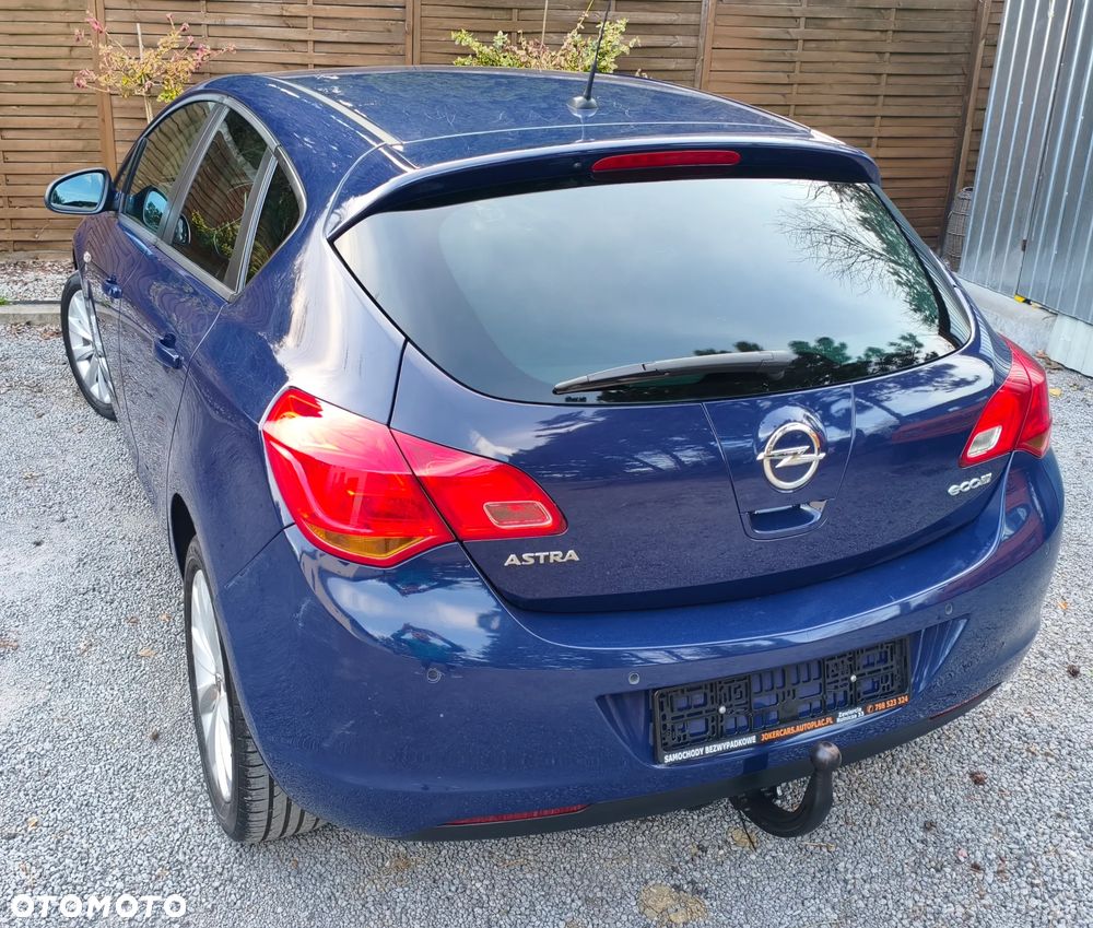 Opel Astra 1.4 150 Jahre - 9