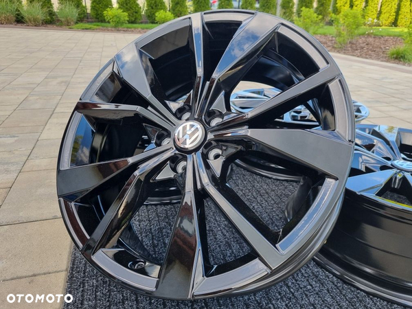 VW T-Cross Taigo 18 " Felgi aluminiowe 5x100 Czarny Połysk