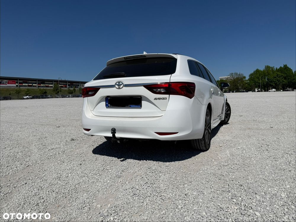 Toyota Avensis 2.0 D-4D Premium - 5