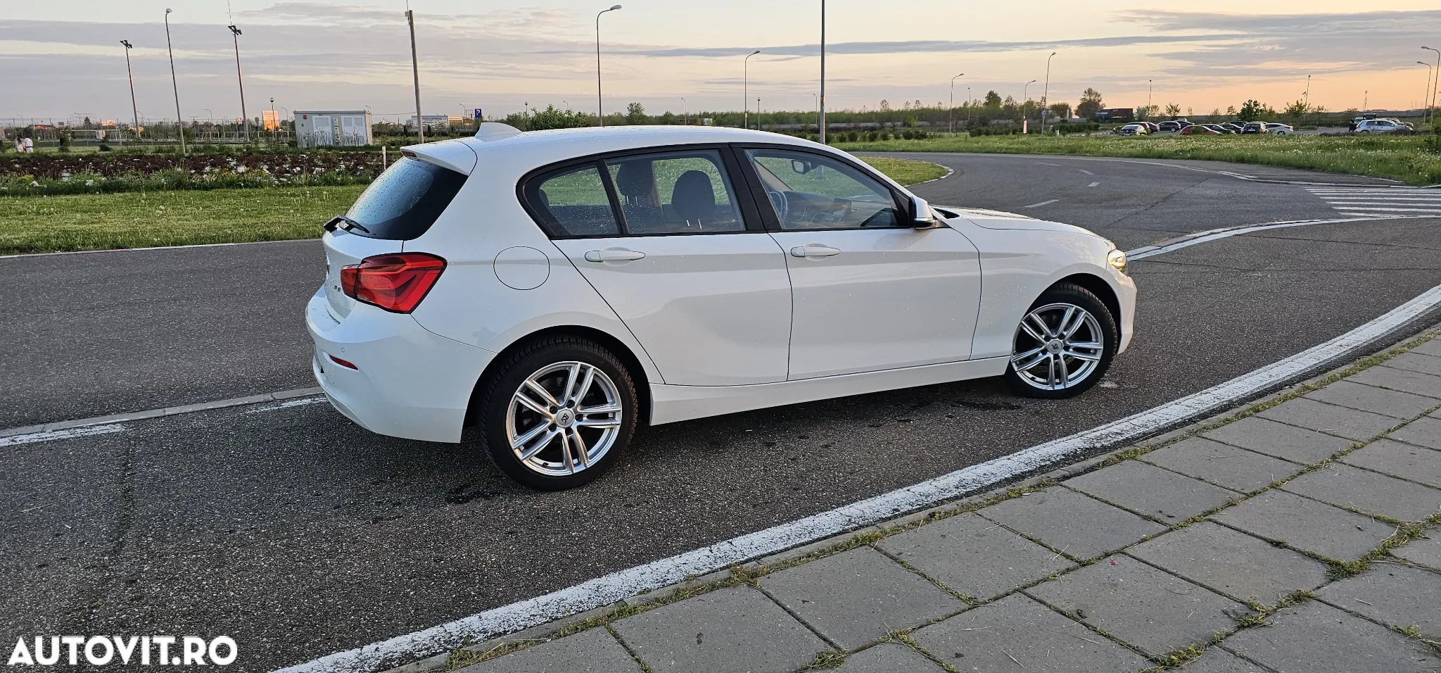 BMW Seria 1 118i - 12