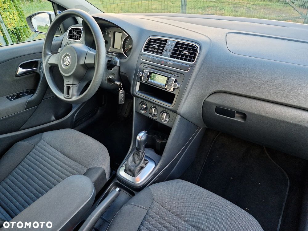 Volkswagen Polo 1.2 TSI Blue Motion Technology DSG Lounge - 4