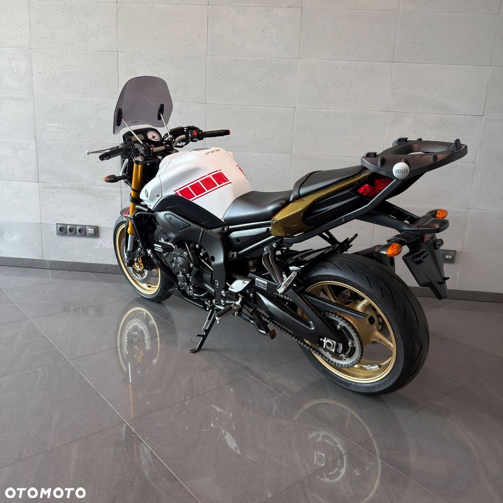 Yamaha FZ8 - 9