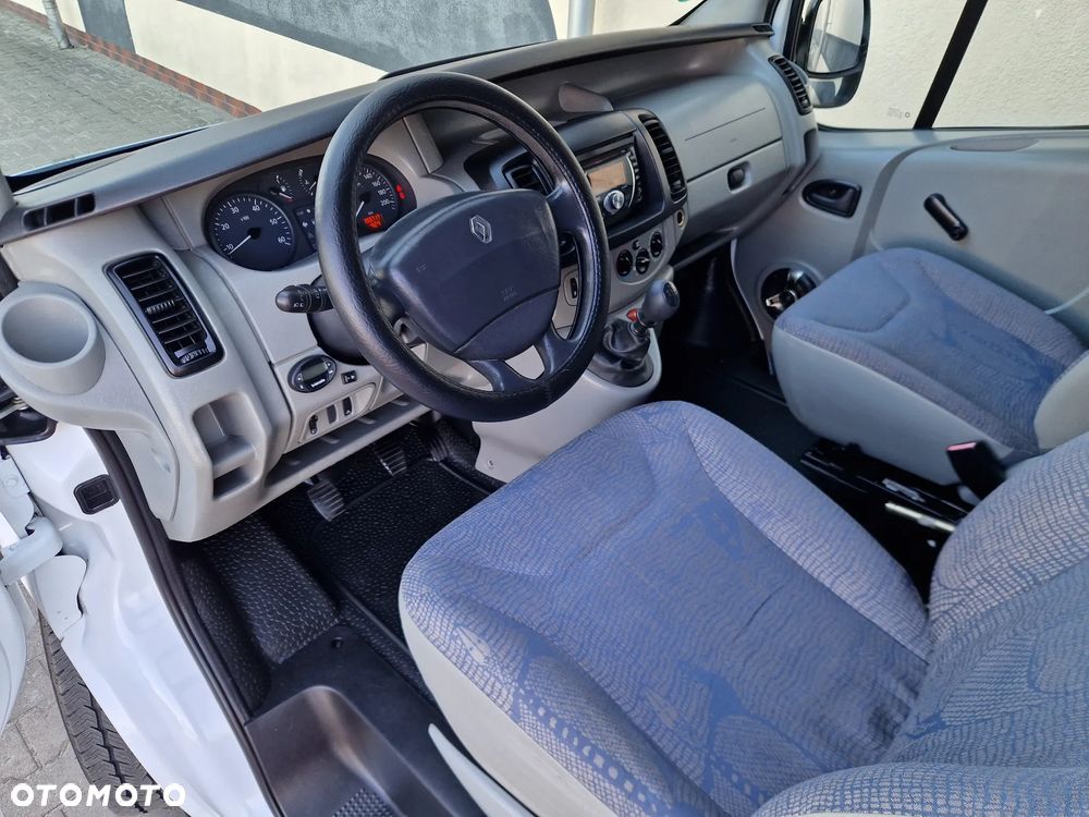 Renault TRAFIC - 10