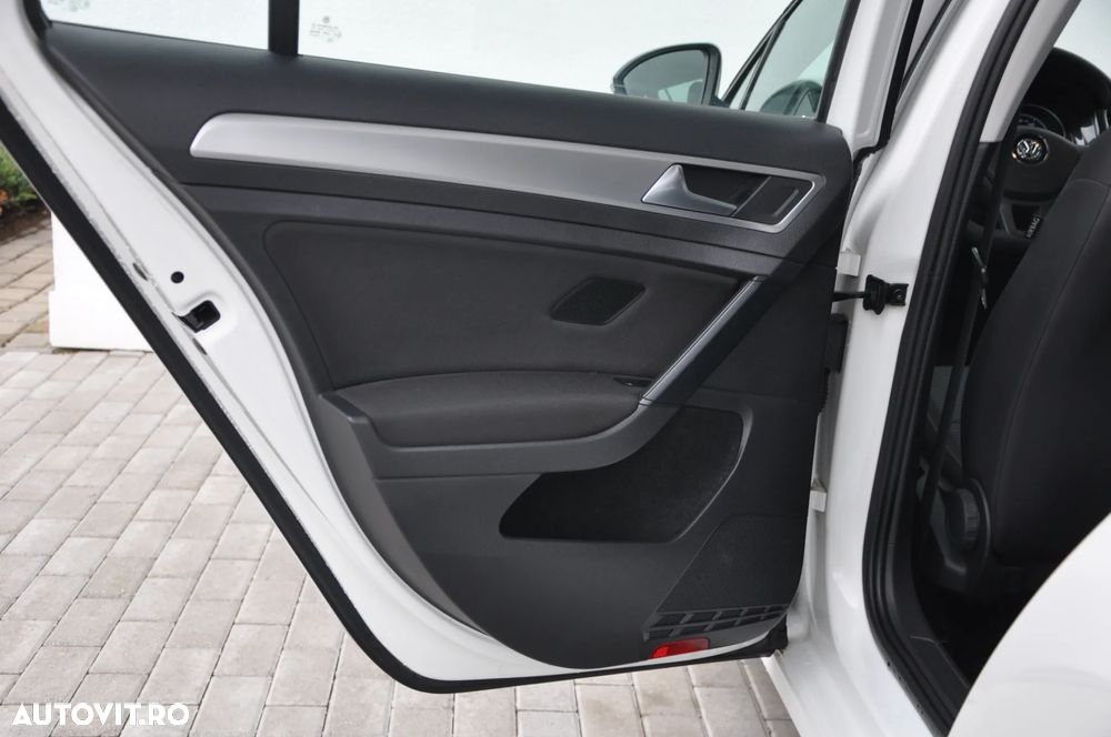 Volkswagen Golf 1.0 TSI Trendline - 18