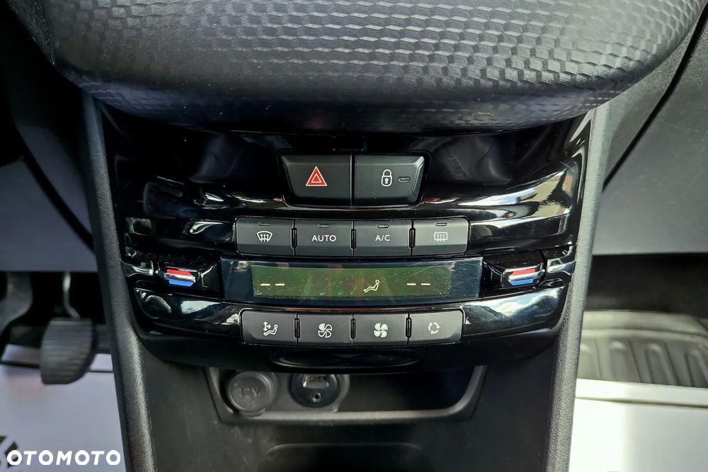 Peugeot 2008 - 28