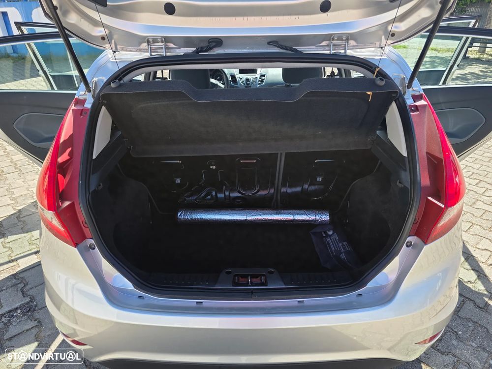 Ford Fiesta 1.25 Techno - 28