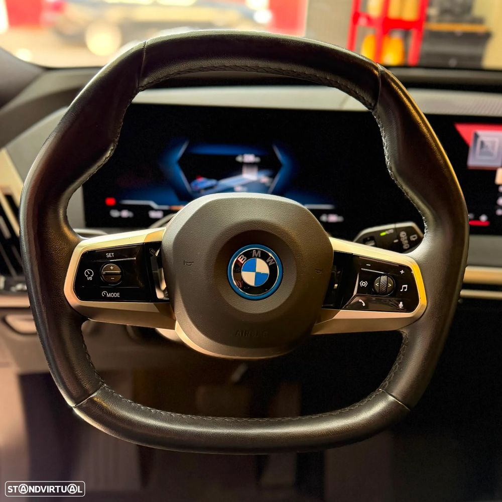 BMW iX xDrive40 - 8
