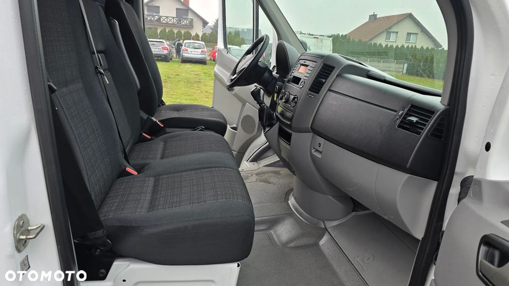 Mercedes-Benz Sprinter - 13