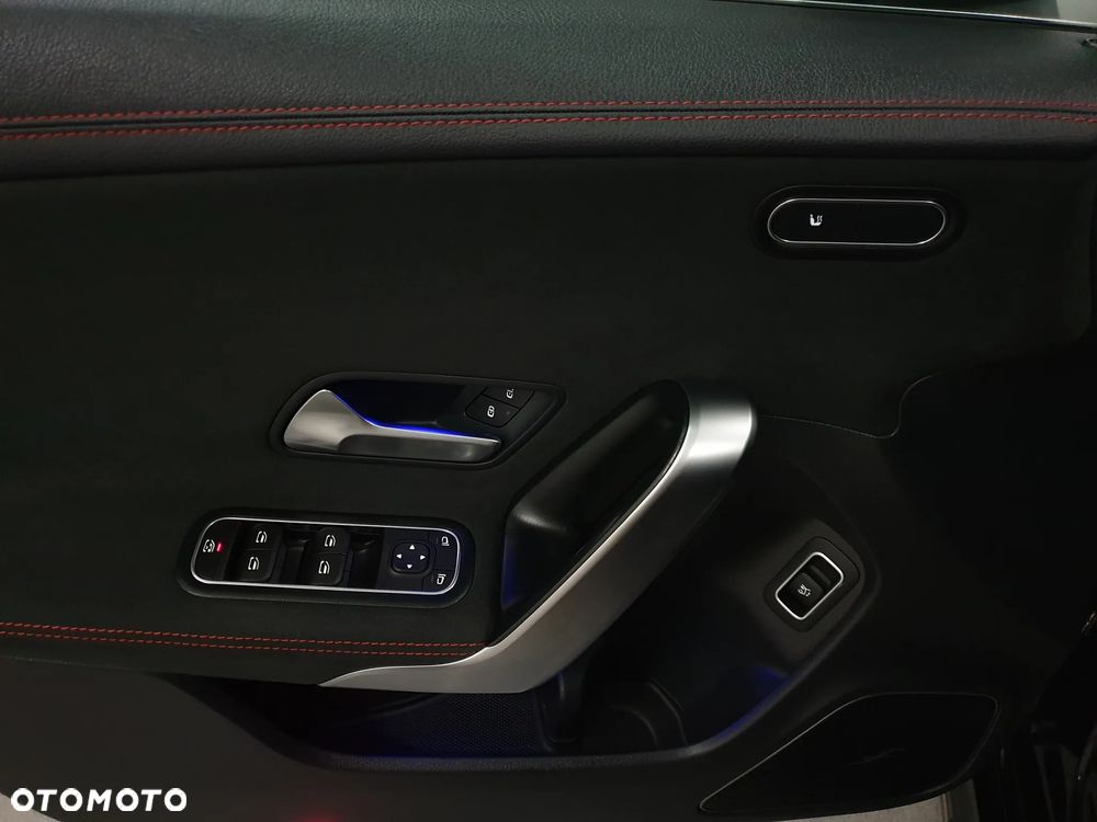 Mercedes-Benz CLA 250 7G-DCT - 7