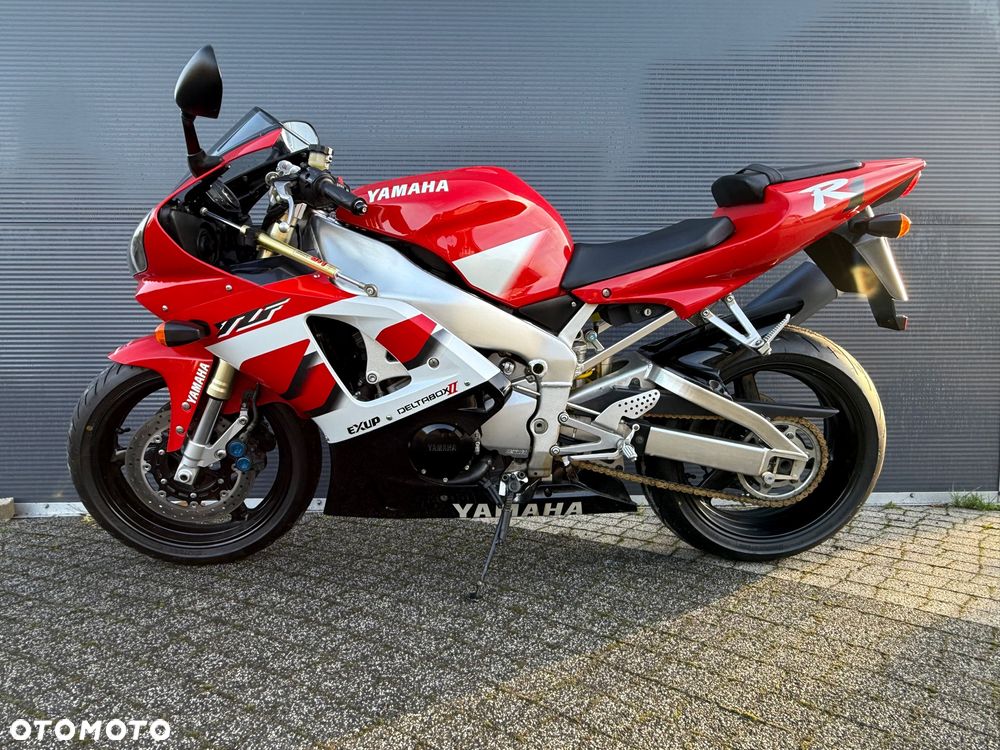 Yamaha YZF - 18