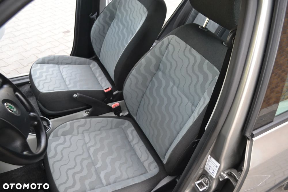 Skoda Fabia 1.4 16V Ambiente - 22