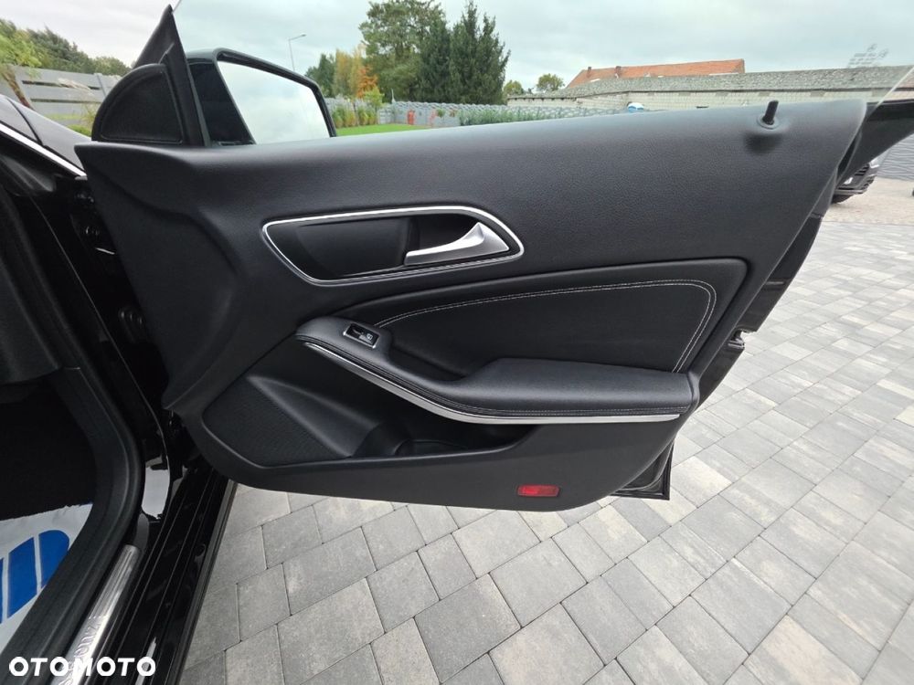 Mercedes-Benz CLA - 24