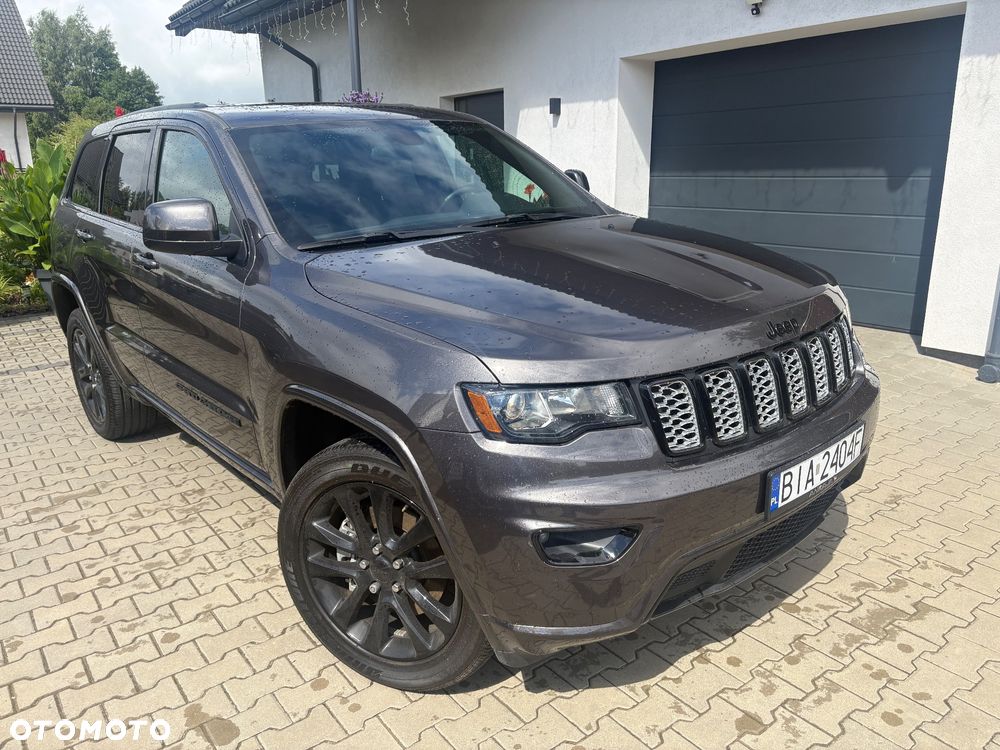 Jeep Grand Cherokee - 31