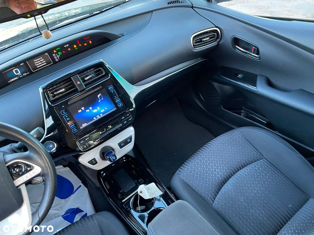 Toyota Prius Hybrid - 9