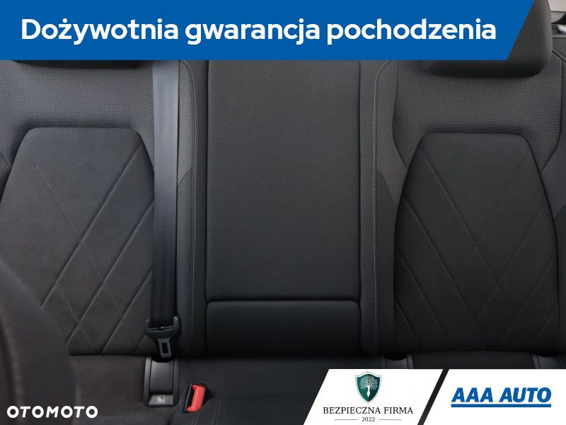 Volkswagen Golf - 11