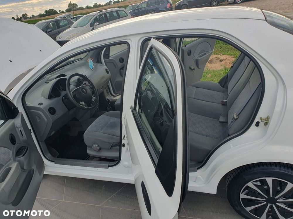 Chevrolet Aveo - 6