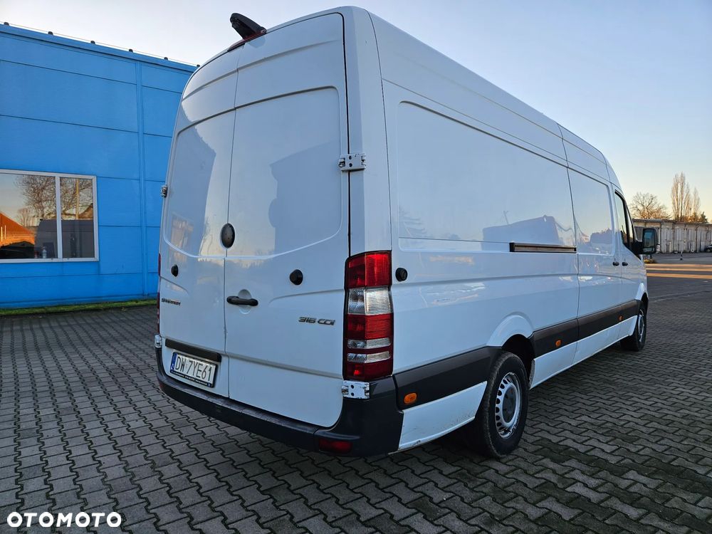 Mercedes-Benz Sprinter - 6