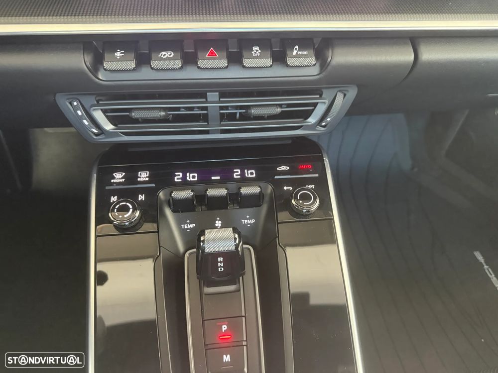 Porsche 911 (992) Turbo S PDK - 15