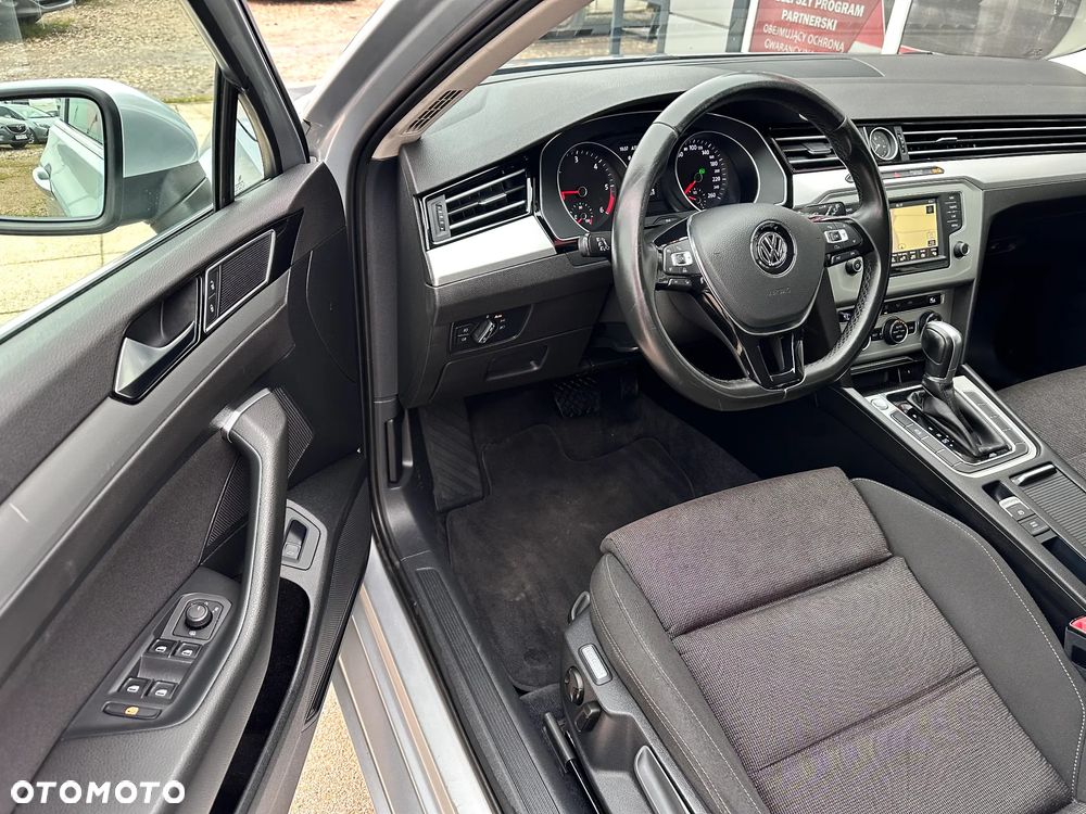 Volkswagen Passat - 27