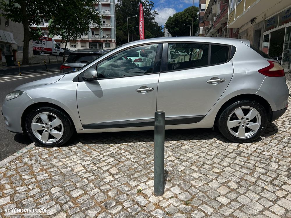 Renault Mégane 1.5 dCi Dynamique - 8