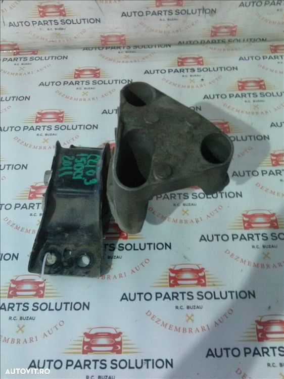 tampon motor renault clio 3  1.5 dci an fabr. 2011 - 1