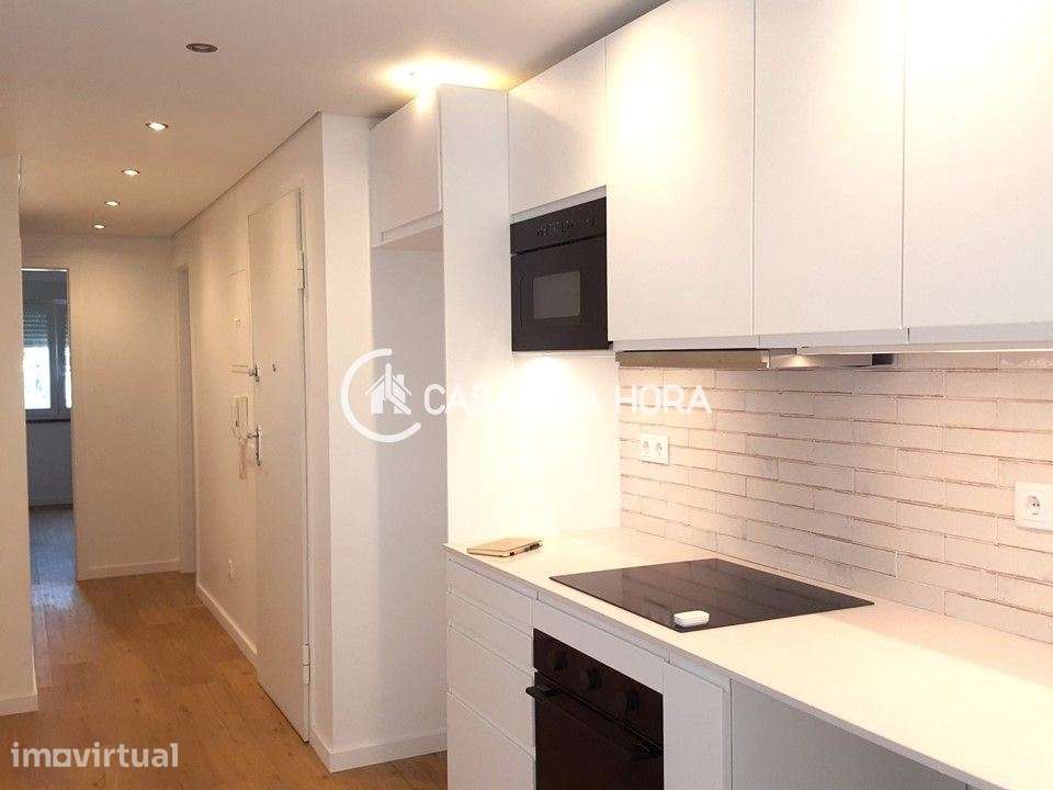 T3 renovado com duas casas de banho e cozinha semi-equipada em Setúbal - Grande imagem: 5/23