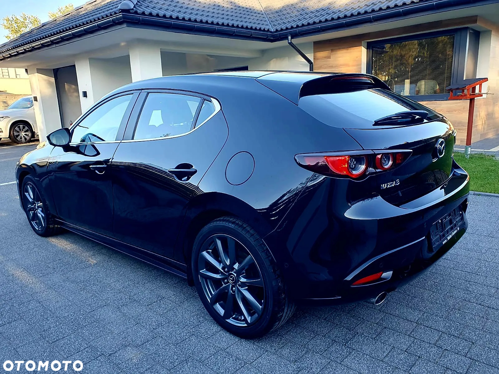 Mazda 3 e-SKYACTIV-G 2.0 M HYBRID - 4