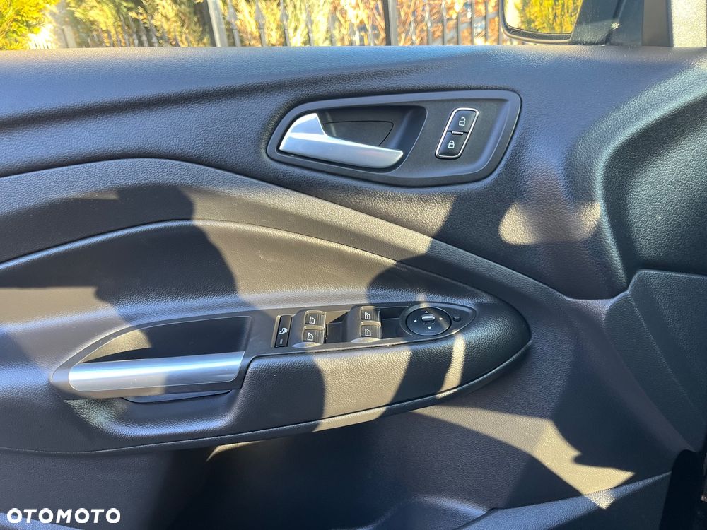 Ford Kuga 2.0 TDCi 4WD Titanium - 33