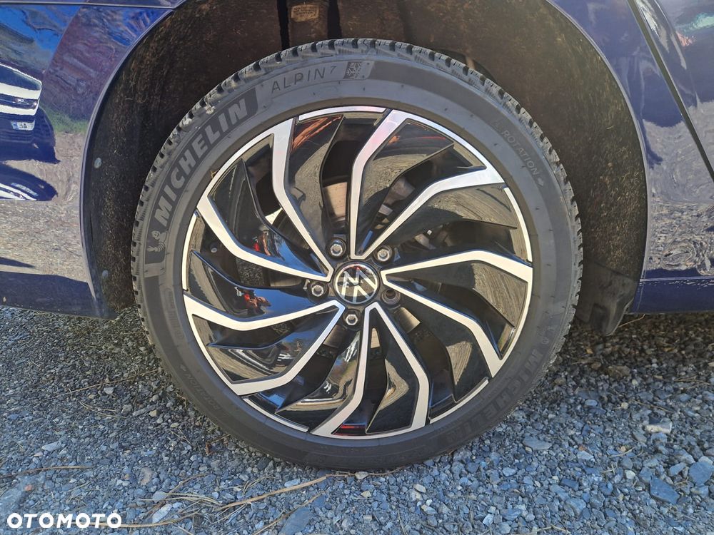 Volkswagen Golf 1.0 eTSI OPF DSG Active - 25