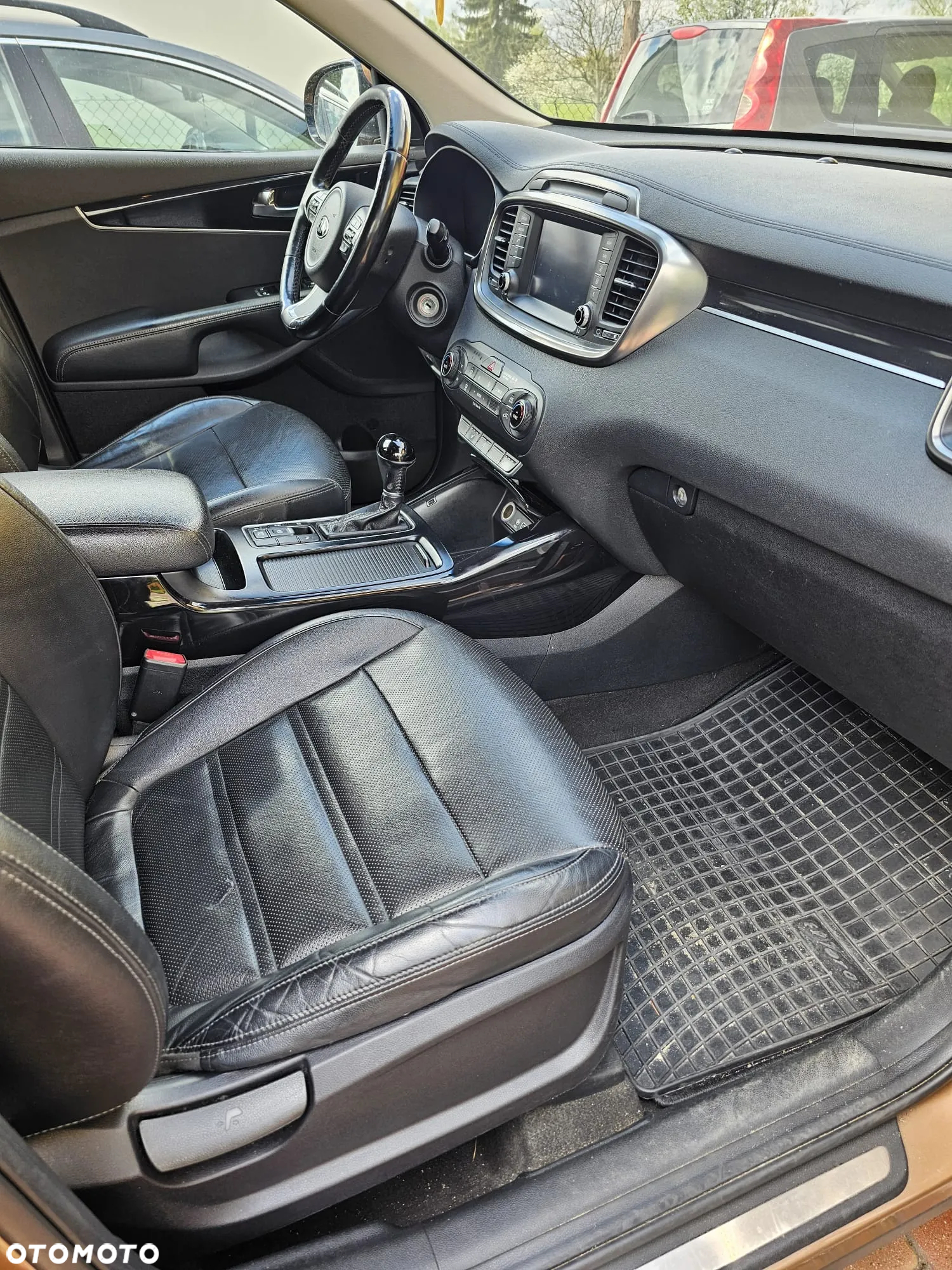 Kia Sorento - 10