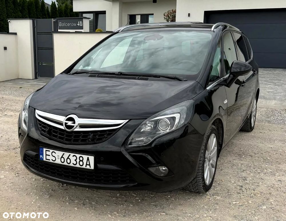 2015 Opel Zafira 2.0 CDTI Cosmo S&S, photograph 1