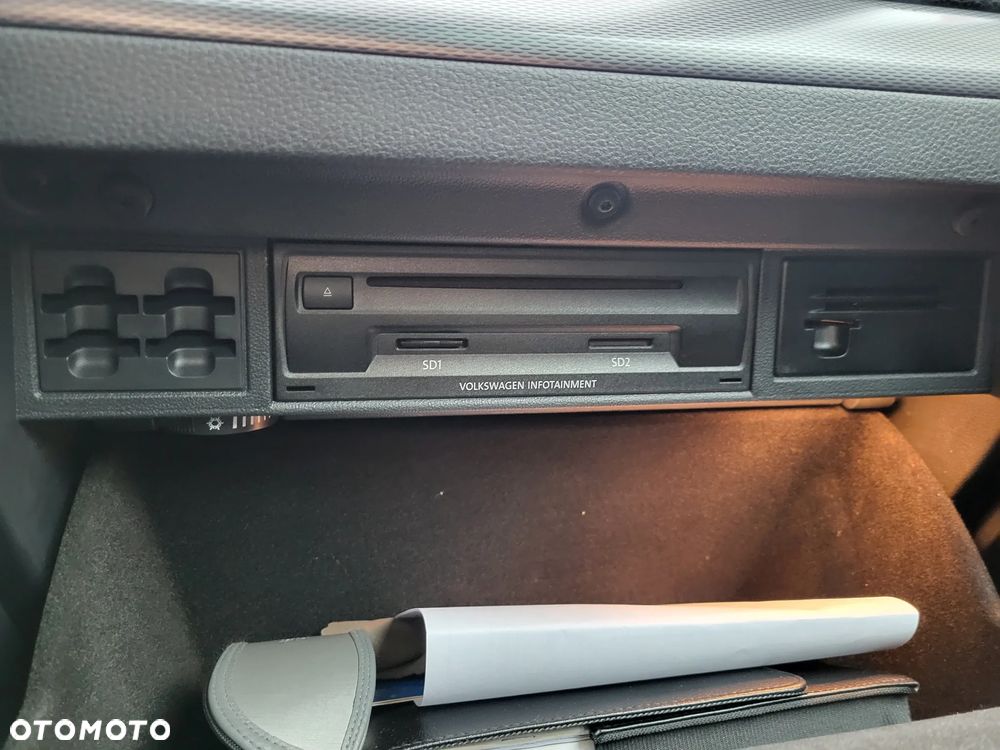 Volkswagen Golf 2.0 TDI BlueMotion Technology Lounge - 28